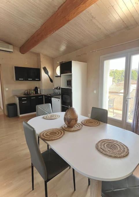 Appartement Proche Aeroport Marseille Marignane - Studio Confortable - Logement Ideal - Hebergement Tout Equipe Rognac Esterno foto