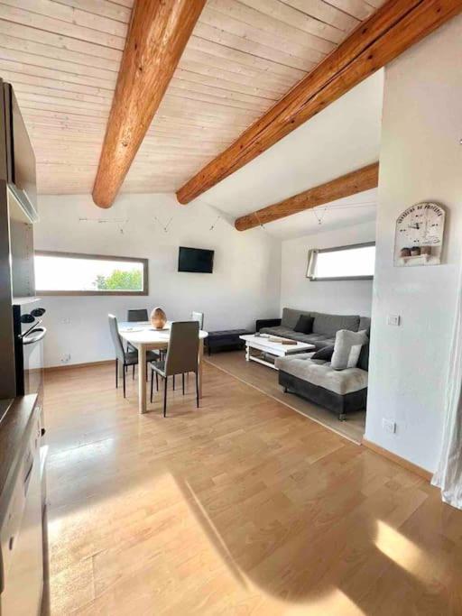 Appartement Proche Aeroport Marseille Marignane - Studio Confortable - Logement Ideal - Hebergement Tout Equipe Rognac Esterno foto