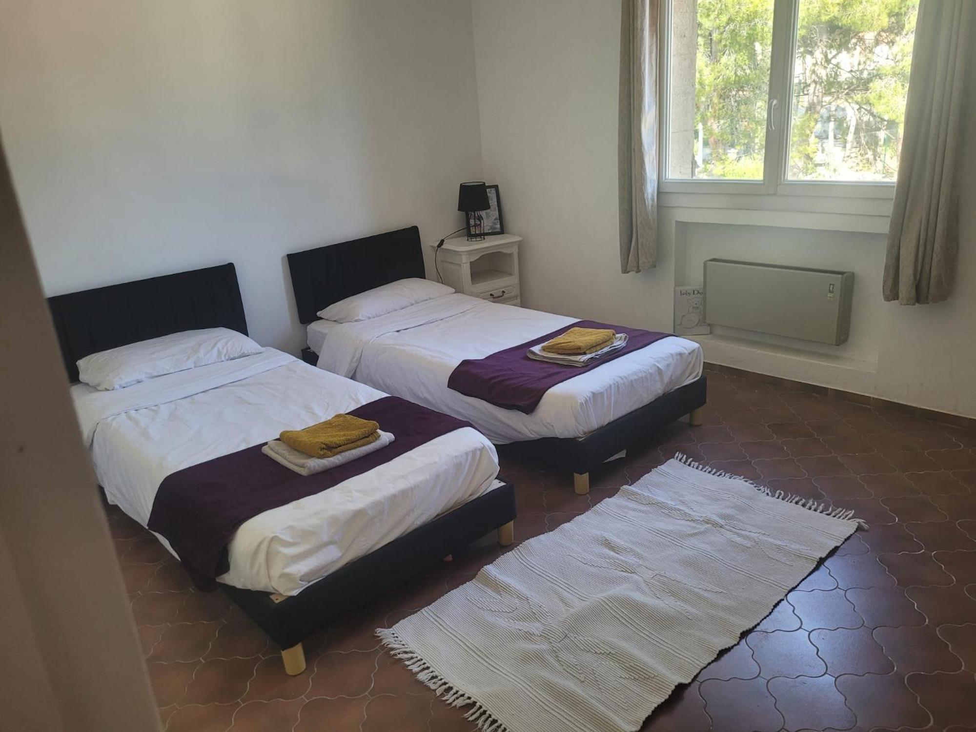 Appartement Proche Aeroport Marseille Marignane - Studio Confortable - Logement Ideal - Hebergement Tout Equipe Rognac Esterno foto